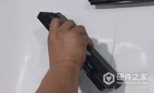 奔图打印机m6202w怎么加墨粉