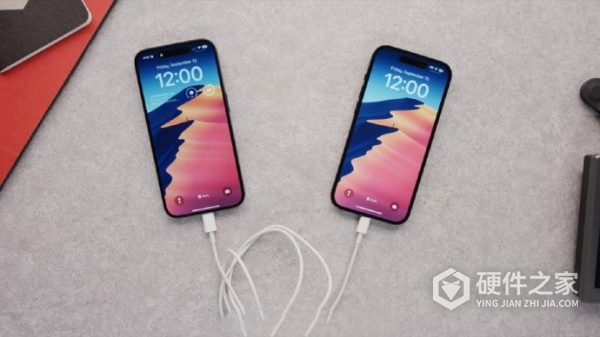 iPhone15可以互相充电有几种情况