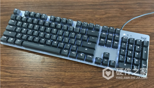 罗技k845键盘玩游戏什么轴合适
