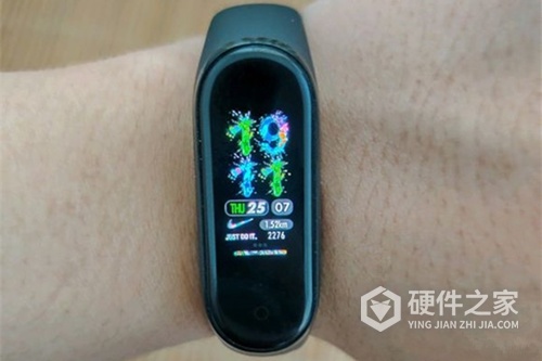 小米手环4怎么调英文