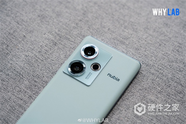 努比亚 Z50「青屿」配色真机图赏