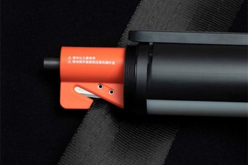 米家多功能手电筒怎么用