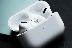 apple无线充电盒和普通充电盒区别