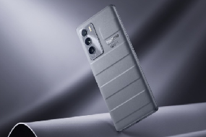 realmegt大师探索版屏幕怎么样