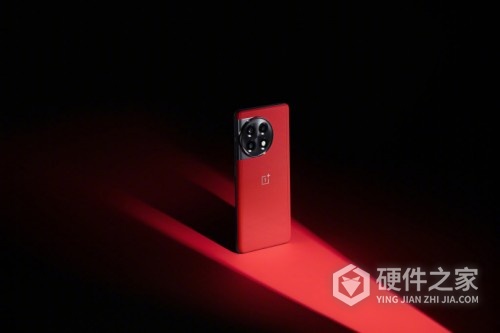 一加 Ace 2全新熔岩红配色介绍